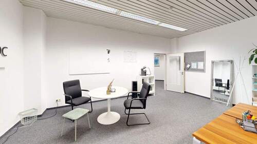 Büro möbliert (4 Fenster) + eigene Küche - Büro zur Miete in Düsseldorf