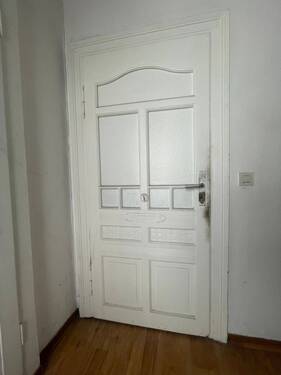 Wohnungseingangstür OG aus dem Baujahr aus dem Baujahr - 