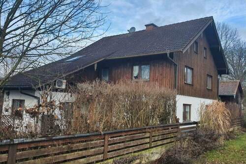 Außen - 8 Zimmer Einfamilienhaus in Gangkofen