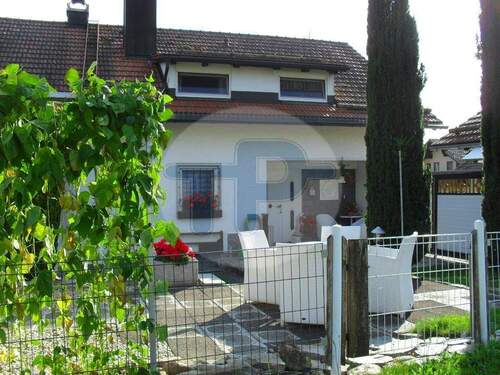 Eingang 2 - 7 Zimmer Einfamilienhaus in Hinterschmiding