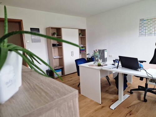 EG: Büro/Schlafzimmer 1 - 