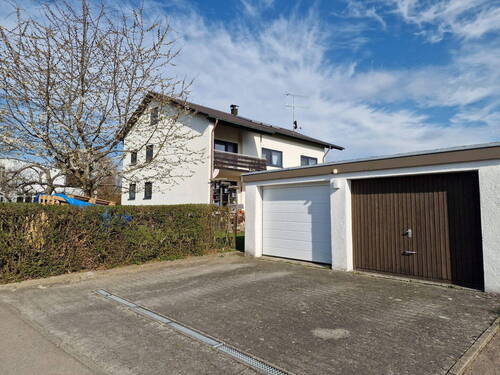 Außenbereich: Doppelgarage - 