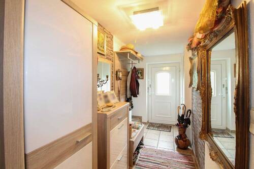 Eingangsbereich - Doppelhaushälfte mit 167,20 m² in Gerzen zum Kaufen