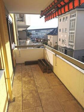 Balkon mit Markise - 