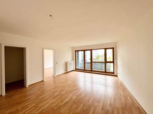 Wohnzimmer - Etagenwohnung mit 62,30 m&sup2; in Dresden zum Kaufen