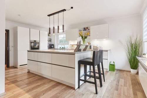 Küche - 5 Zimmer Mehrfamilienhaus, Wohnhaus zum Kaufen in Delmenhorst