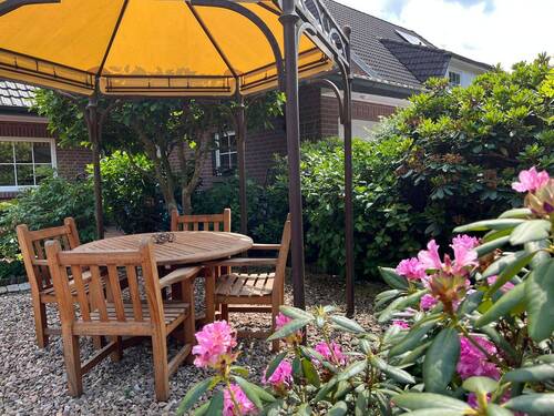 Sitzecke im Vorgarten - 