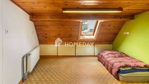 1. OG Schlafzimmer 1 - 