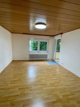 Zimmer (1) - Charmante 3-Zimmer-Wohnung mit Balkon, Garage und Stellplatz in Willstätt
