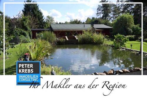 Objekt - Wohnhaus-Bungalow auf 2400 m² Grundstück mit Schwimmteich und Nebengelass