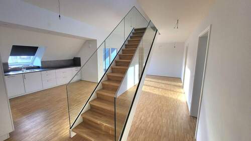 Aifgang Galerie - Etagenwohnung mit 109,20 m² in Neu-Ulm zur Miete