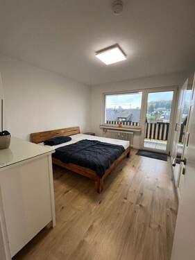 Schlafzimmer_1.OG_Rechts_WE_4 (2) - 