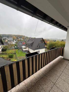 Loggia_1.OG_Rechts_WE_4 (3) - Gepflegte 3- Zimmerwohnung mit Garage und windgeschützter Süd-Loggia WE 4