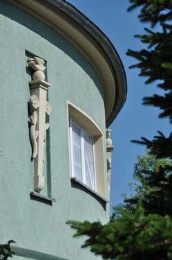 Detail Fassade - 2 Zimmer Etagenwohnung zur Miete in Olbersdorf