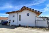 Außen - Einfamilienhaus mit 136,00 m&sup2; in Eggenfelden zum Kaufen