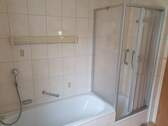 mit Wanne und Dusche - 