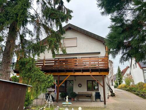 Haupthaus Außenansicht - Modernisiertes Mehrparteienanwesen mit großem Grundstück und Pool in Bestlage!