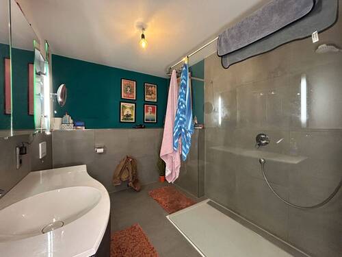 Vorderhaus Badezimmer - Mehrfamilienhaus, Wohnhaus mit 350,00 m&sup2; in Bad Friedrichshall zum Kaufen