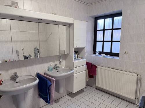 Dusch- und Wannenbad EG - 