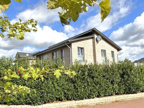 Haus Seite neu - 4 Zimmer Doppelhaushälfte in Bakum