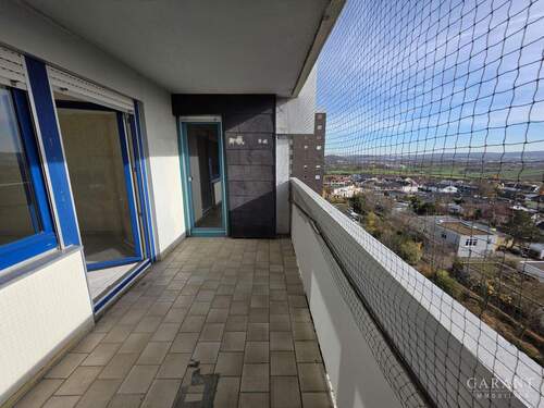 Balkon am Wohnbereich u. Zimmer 2 - 3 Zimmer Etagenwohnung zum Kaufen in Ditzingen