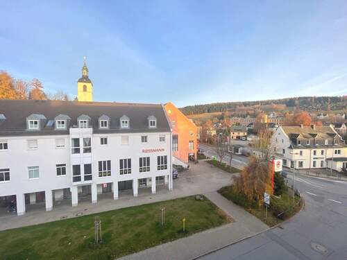 Fernblick - „Zentrumsnahes Wohnen am Statdtpark – 2 Zimmer,Küche, Bad mit Badewanne & TG-Stellplatz“