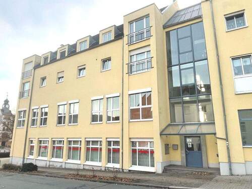 Hauseingang Straßenseite - 2 Zimmer Etagenwohnung in Thalheim/Erzgebirge