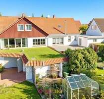 Mehr als nur eine Doppelhaushälfte - Haus mit Wintergarten, Kamin & Traumgarten - Helmstedt