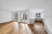 Wohn-/ Essbereich mit offener Küche - Neuwertig, mit ca. 95m² und traumhafter Aussicht vom Balkon.