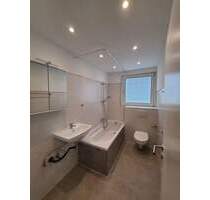 3 Zimmer mit Einbauküche, Balkon, Pkw-Stellplatz [in Frankfurt]