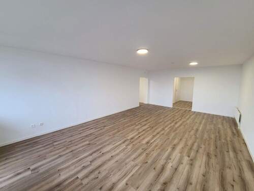 Bild 2 - 3 Zimmer Etagenwohnung zur Miete in Frankfurt