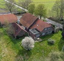 gepflegter Resthof mit Wohn- u. Wirtschaftsgebäuden und 1,5 ha Ländereien - Bockhorn-Moorwinkelsdamm