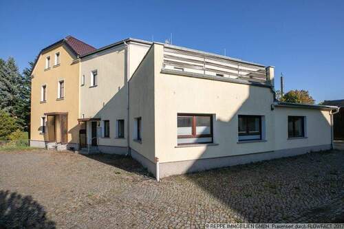 Blick von Süden - 9 Zimmer Einfamilienhaus zum Kaufen in Pulsnitz