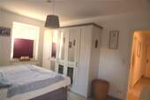 Schlafzimmer mit großen Schrank - 