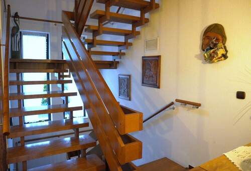 Treppenaufgang zum Dachgeschoss - 