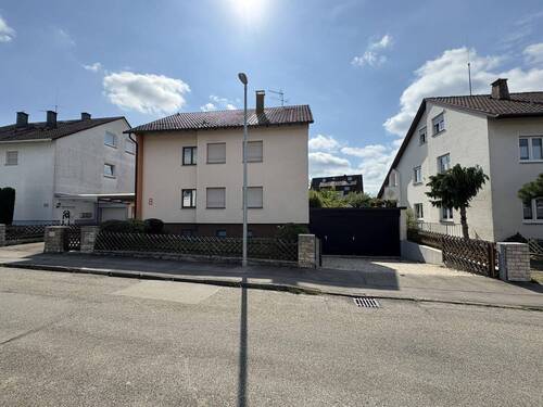 Ansicht - 8 Zimmer Mehrfamilienhaus, Wohnhaus zum Kaufen in Steinenbronn