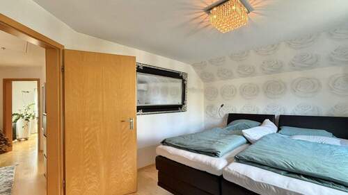 Schlafzimmer (OG) - 