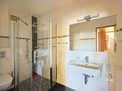 Modernisiertes Badezimmer - 