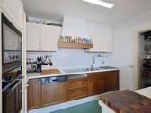 Einbauküche mit Speisekammer - Etagenwohnung mit 93,00 m&sup2; in Leonberg zur Miete