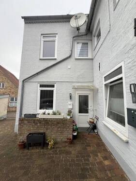Rückansicht - Wohnungseingang - 3 Zimmer Etagenwohnung zur Miete in Schleswig