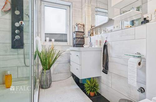 Badezimmer - Etagenwohnung mit 78,00 m&sup2; in Brühl zum Kaufen