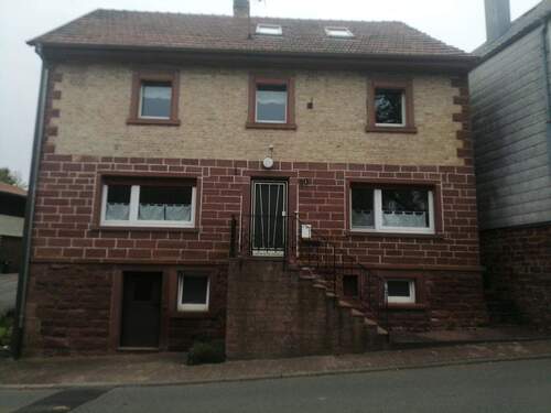 Straßenansicht - 6 Zimmer Einfamilienhaus zum Kaufen in Limbach