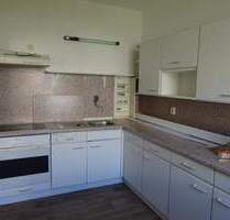 Helle 3 Zimmer-Whg. mit Einbauküche, Balkon im 1.OG in einem gepflegten MFH - Gera Lusan