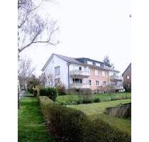 Ehepaar 50+ gesucht, Gepflegte seniorengerechte Erdgeschosswohnung mit Balkon im alten Wieterviertel - Northeim