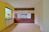 Blick vom Essplatz zur Durchreiche - 5 Zimmer Einfamilienhaus in Marxen