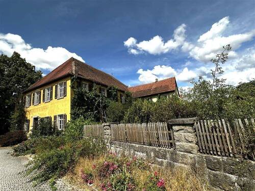 Ansicht - Ehemaliger denkmalgeschützter Gutshof mit vielen Möglichkeiten