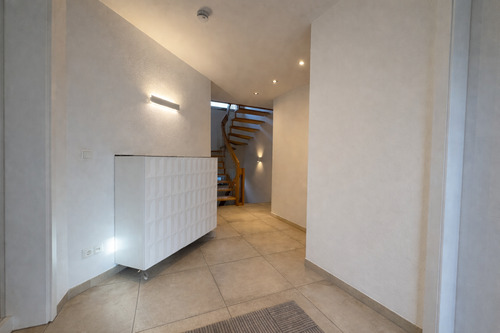 Flur - 5 Zimmer Doppelhaushälfte zum Kaufen in Ottobrunn