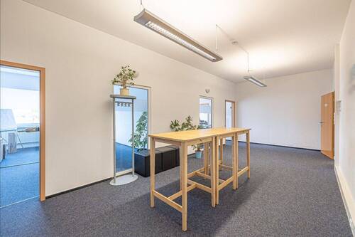 Empfangsbereich - 6 Zimmer Büro zur Miete in Büdelsdorf