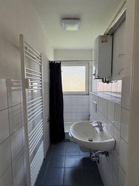 Badezimmer - 2 Zimmer Etagenwohnung zur Miete in Duisburg
