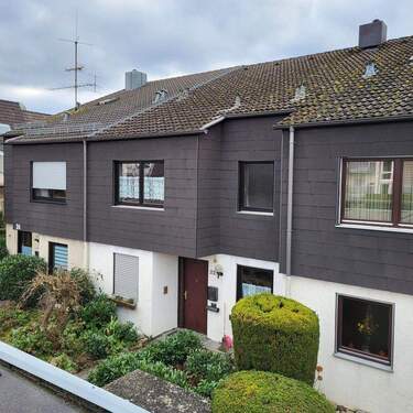 Vorderansicht - Großzügiges Einfamilienhaus - 549.000,00&nbsp;EUR Kaufpreis, ca.&nbsp; 148,00&nbsp;m&sup2;&nbsp;Wohnfl&auml;che